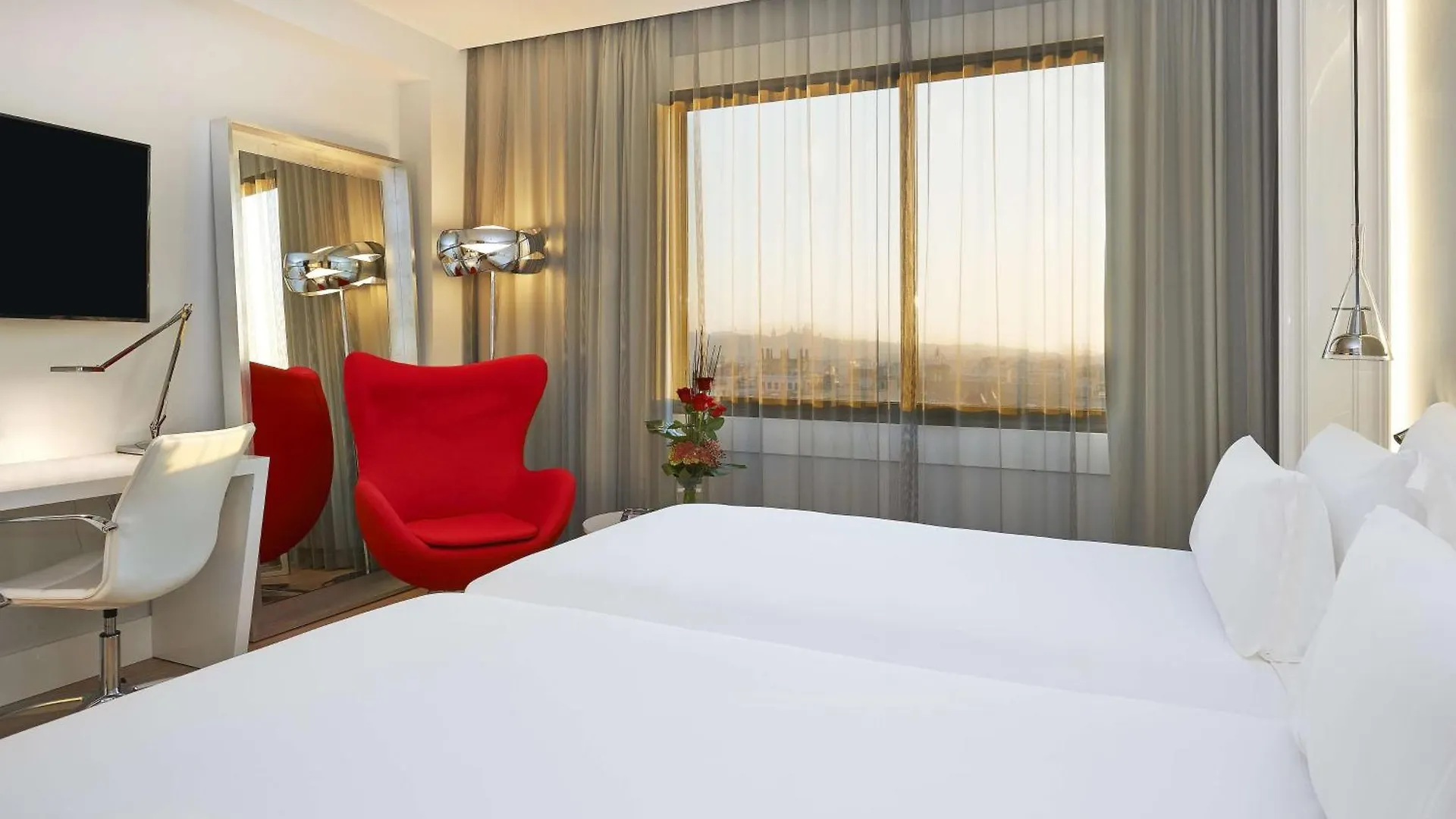 Nh Collection Barcelona Gran Hotel Calderon 5*,
